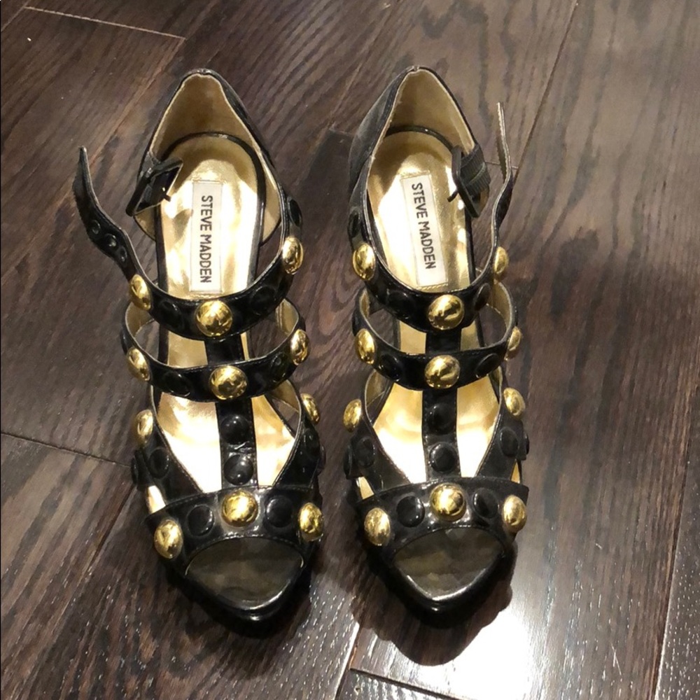 Steve Madden black with gold heels